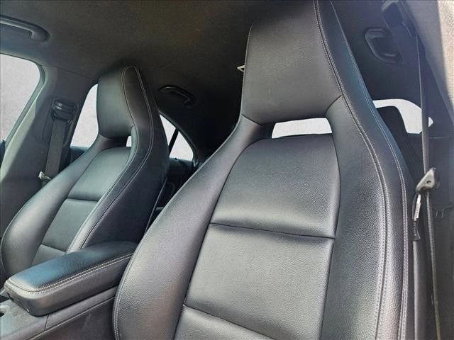 Used 2018 Mercedes-Benz CLA 250 image 11
