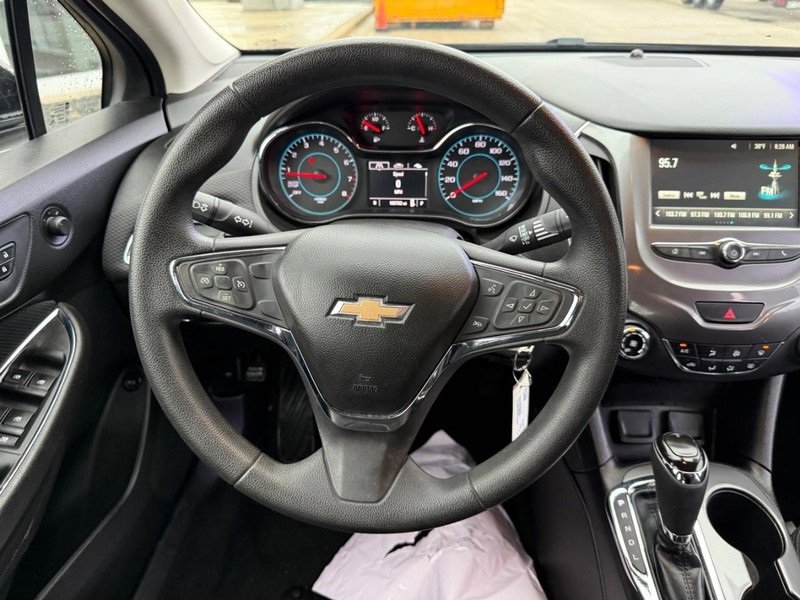 Used 2017 Chevrolet Cruze LT image 14