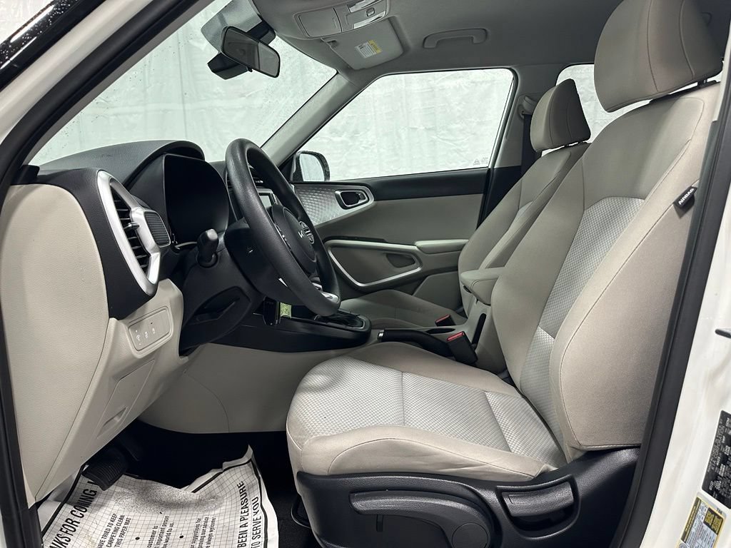 Used 2023 Kia Soul LX w/ LX Technology Package FWD image 14