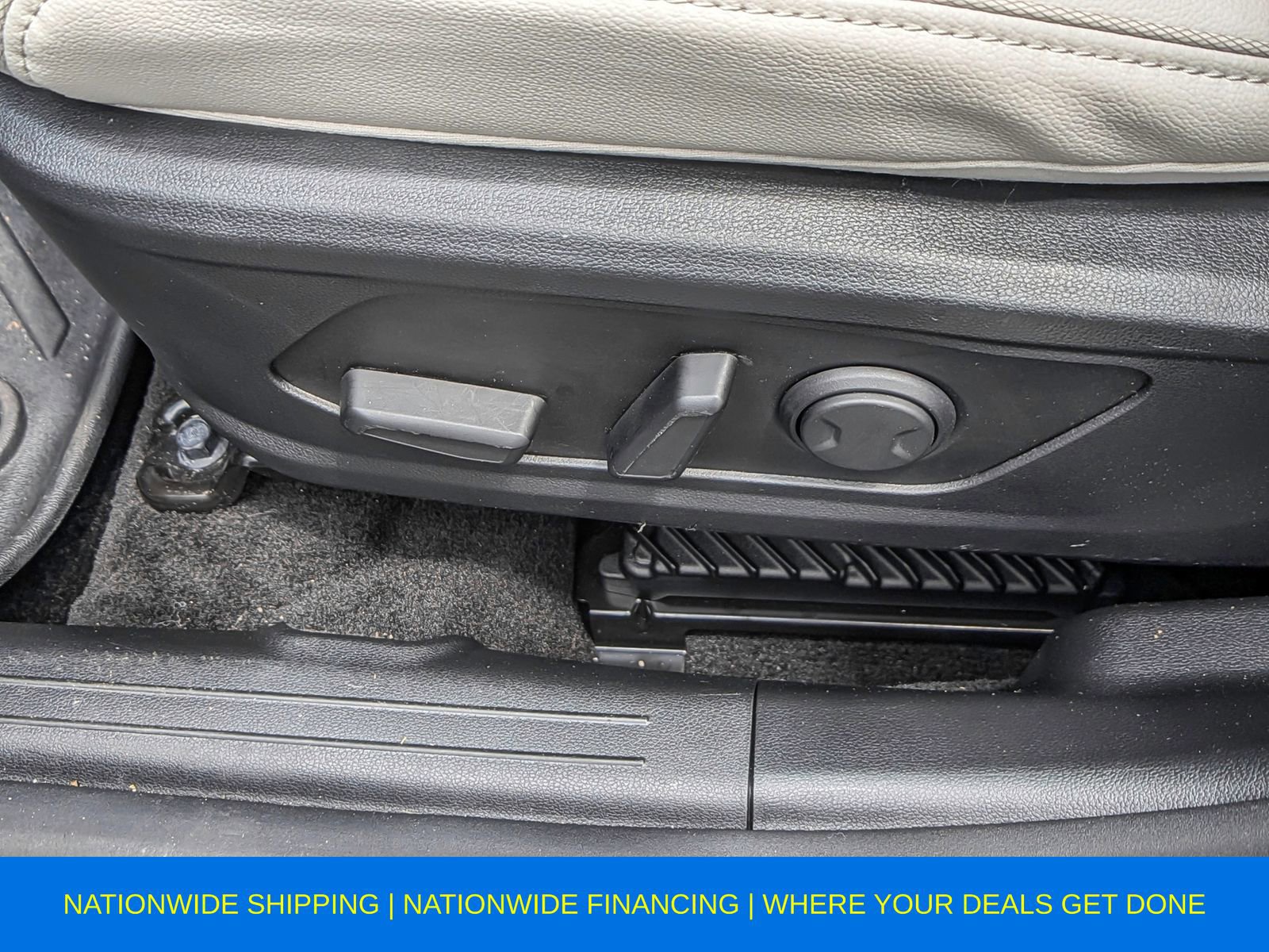 Used 2025 Hyundai Tucson Limited image 25