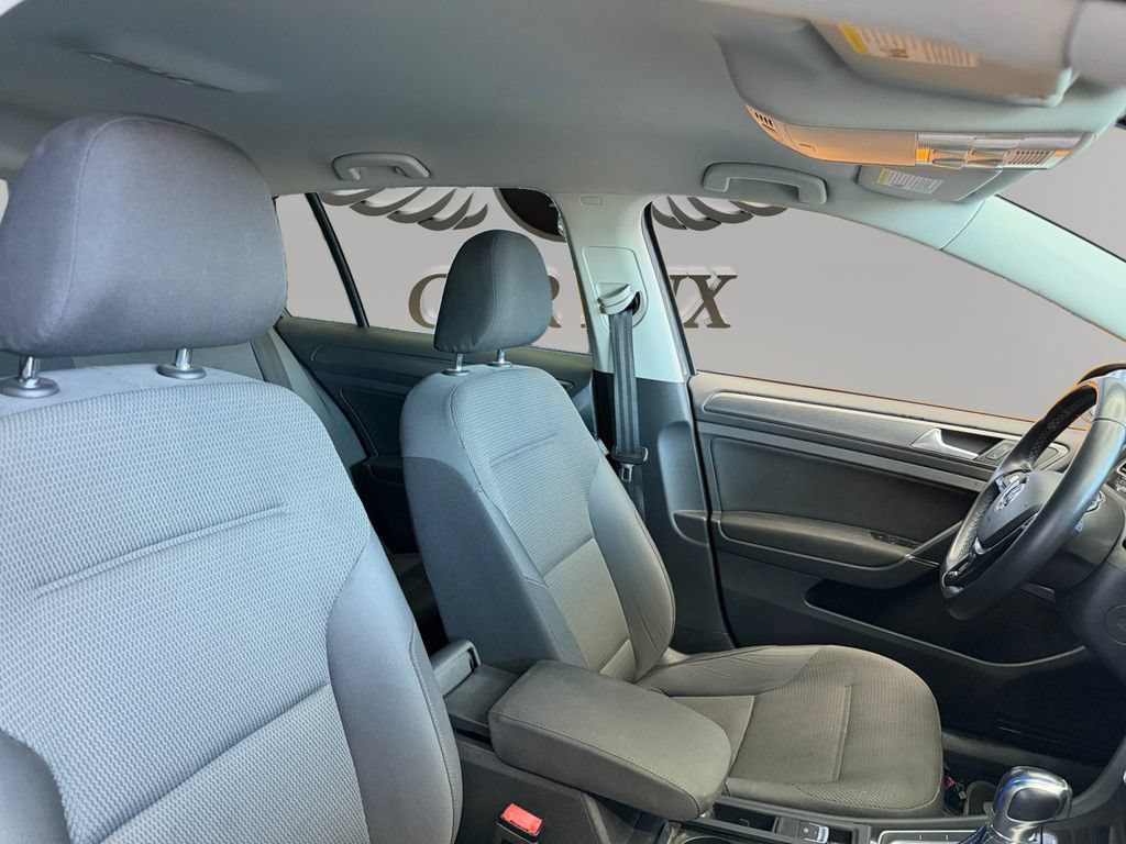 Used 2019 Volkswagen e-Golf SE w/ Driver Assistance Package FWD image 14