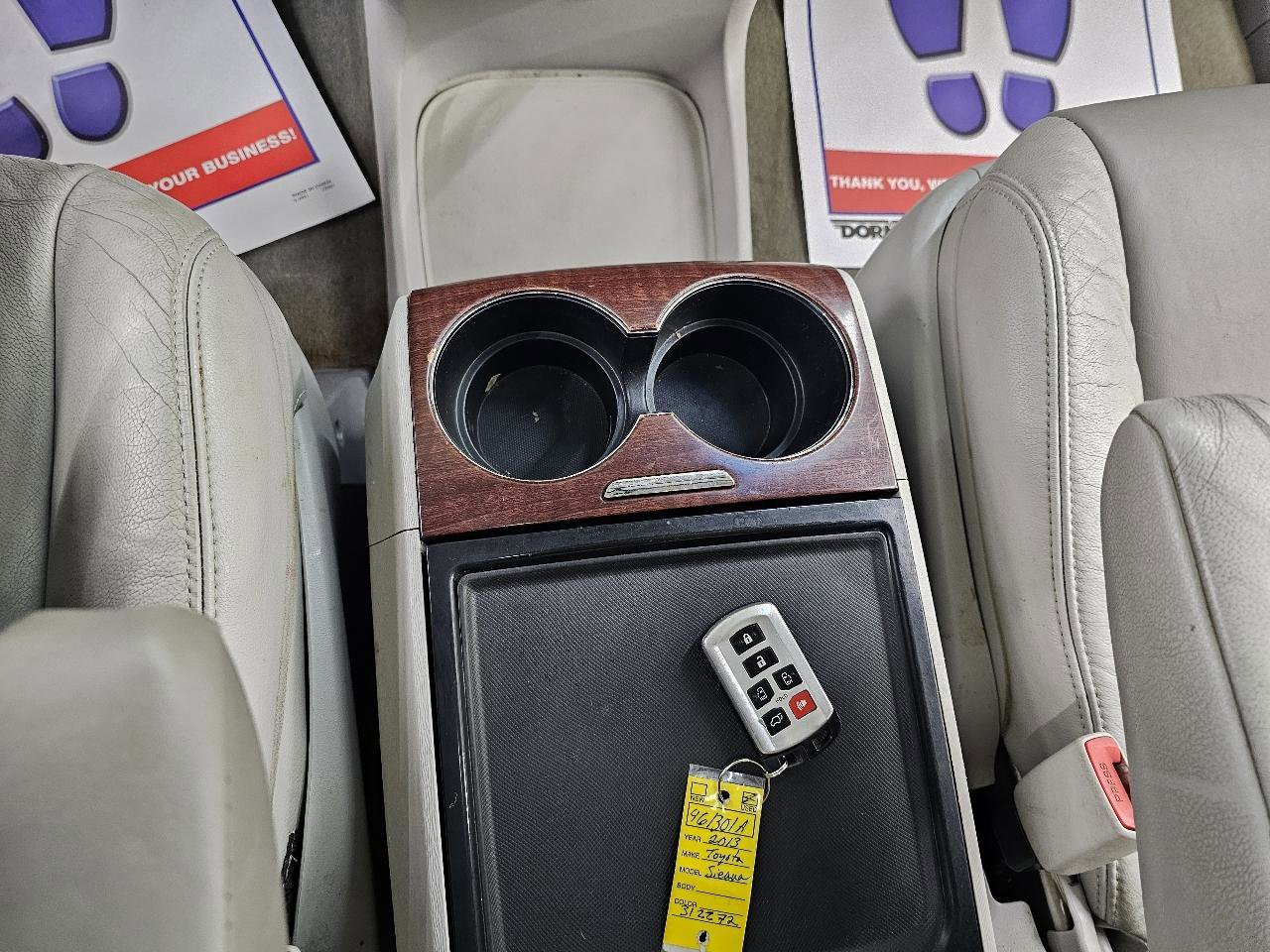 Used 2013 Toyota Sienna XLE image 39