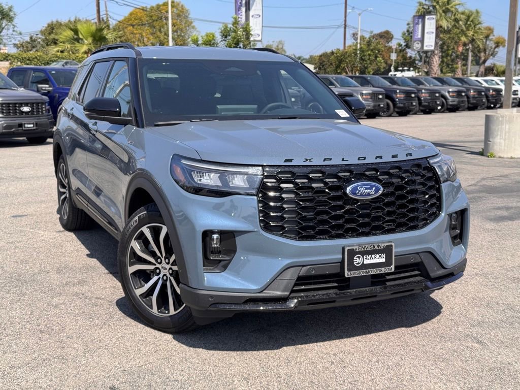 New 2026 Ford Explorer ST-Line image 2