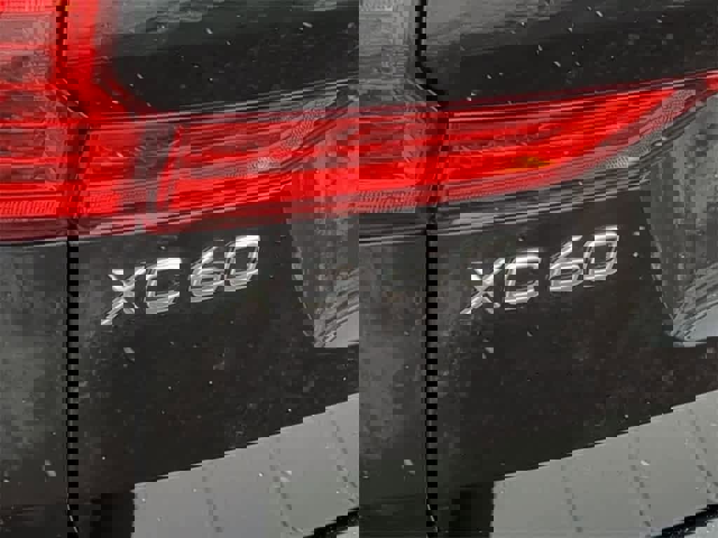 Certified 2025 Volvo XC60 T8 Core w/ Protection Package Premier image 12