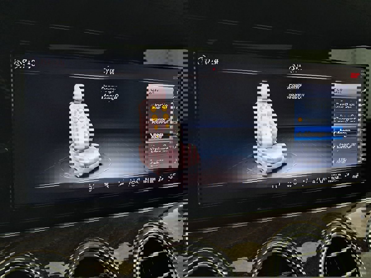 Used 2018 Mercedes-Benz E 400 4MATIC Sedan image 19