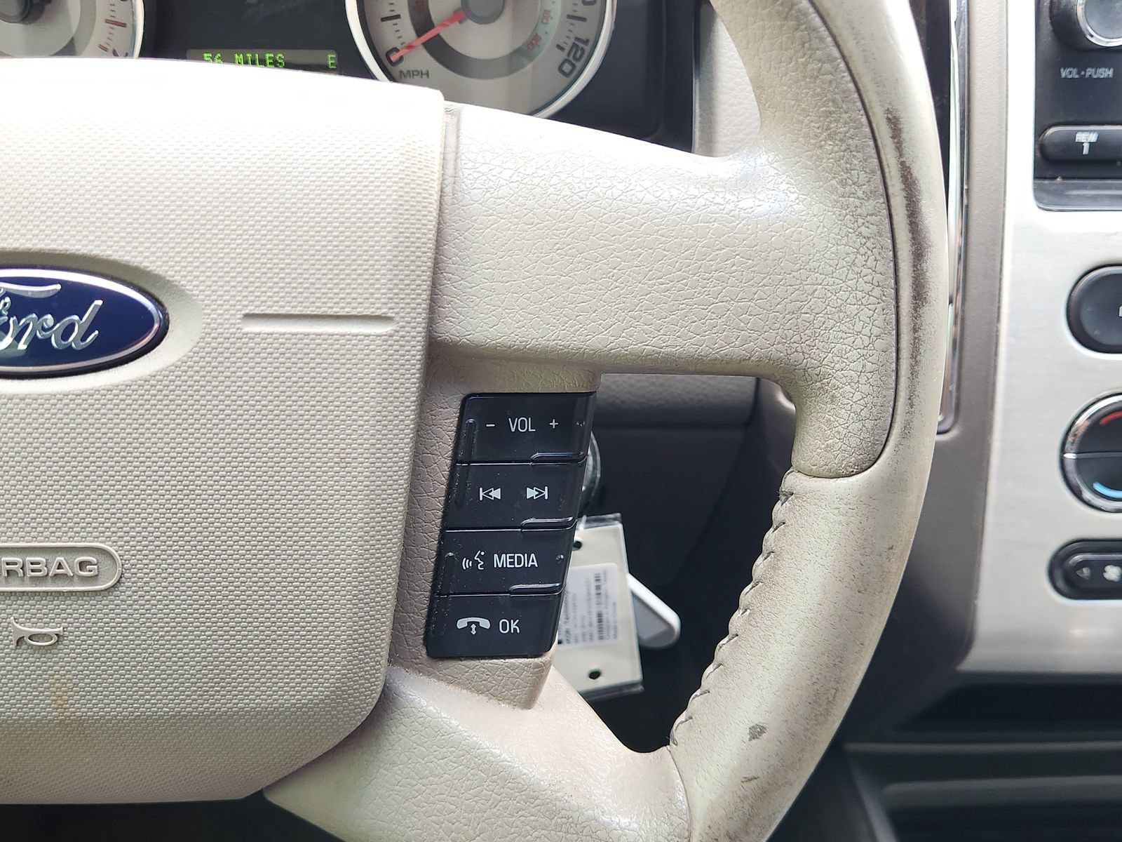 Used 2009 Ford Edge Limited FWD image 32