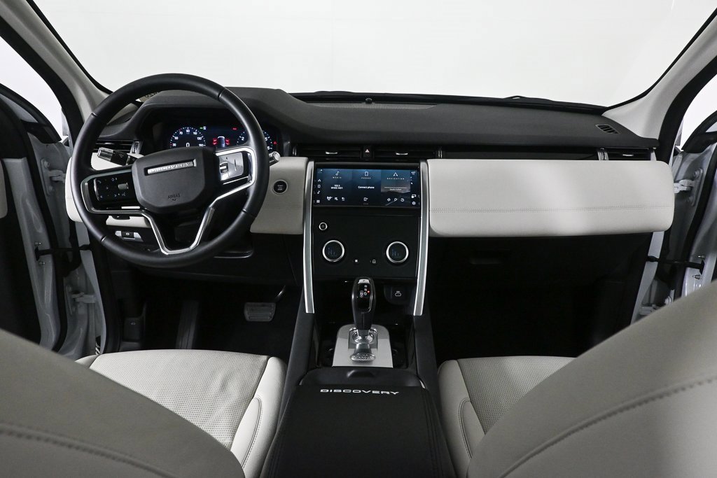 Used 2021 Land Rover Discovery Sport SE image 15