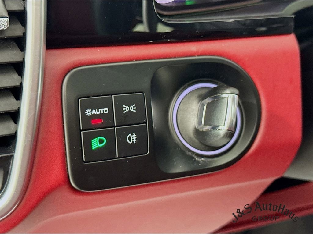 Used 2022 Porsche Cayenne E-Hybrid Coupe image 10