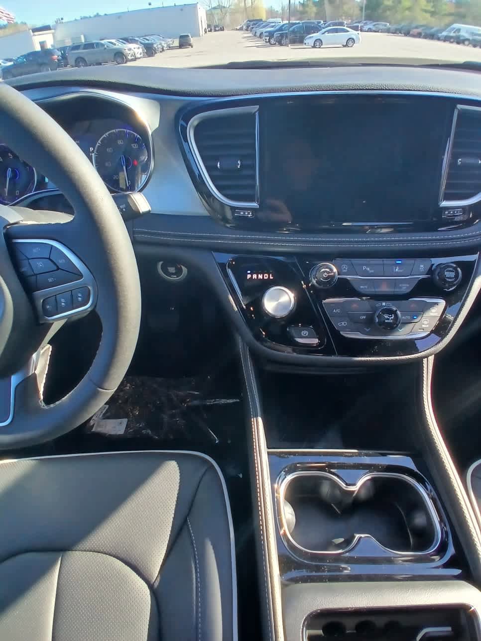 New 2026 Chrysler Pacifica Limited AWD/4WD image 18