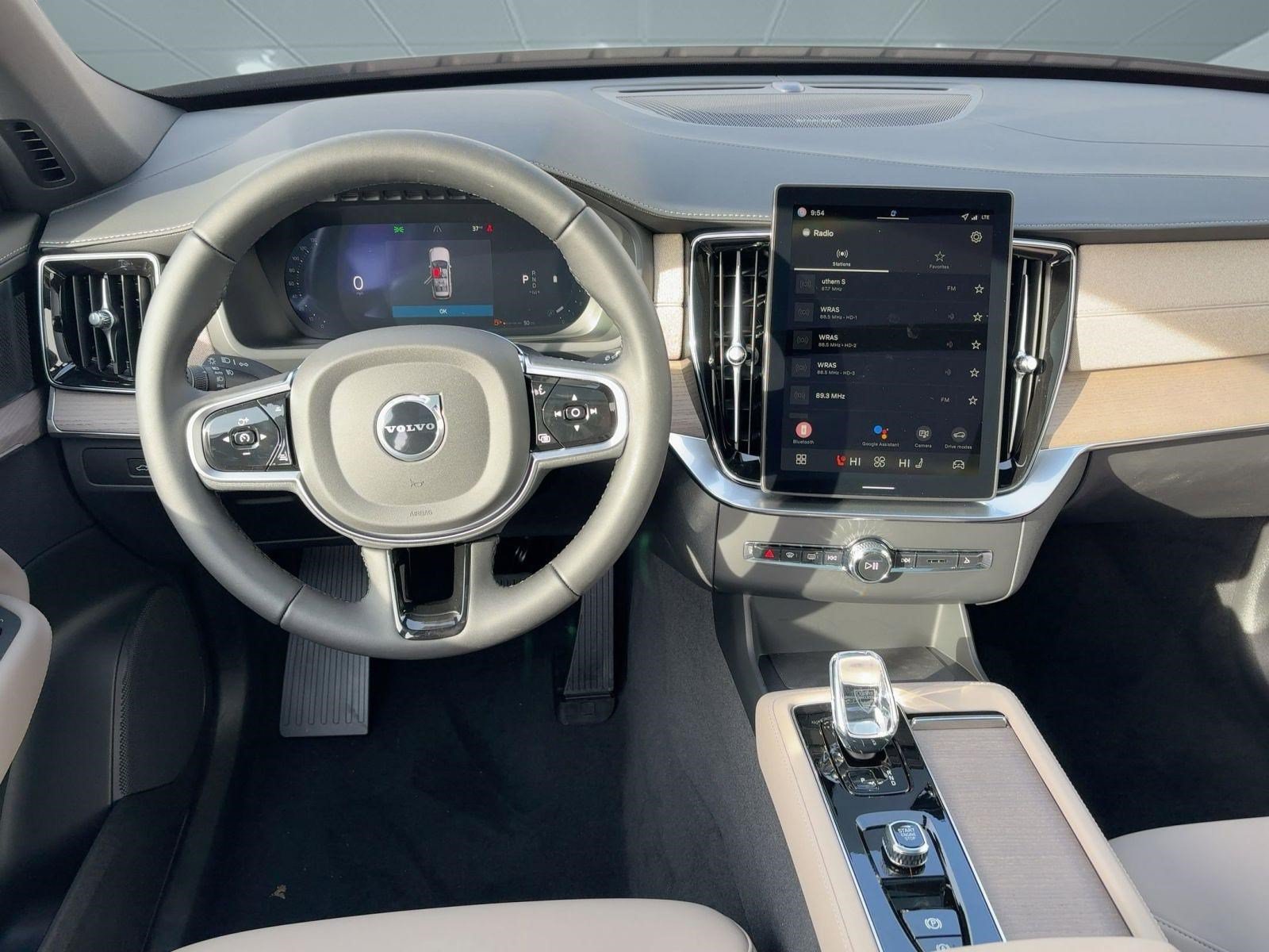 New 2026 Volvo XC90 B6 Plus w/ Protection Package Premier AWD/4WD image 27
