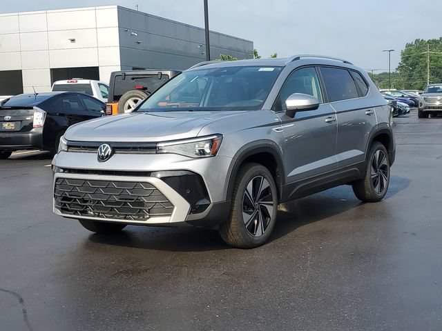 New 2026 Volkswagen Taos SE AWD/4WD image 2