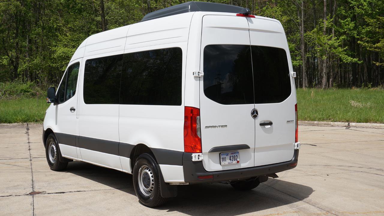 Used 2025 Mercedes-Benz Sprinter 2500 image 3