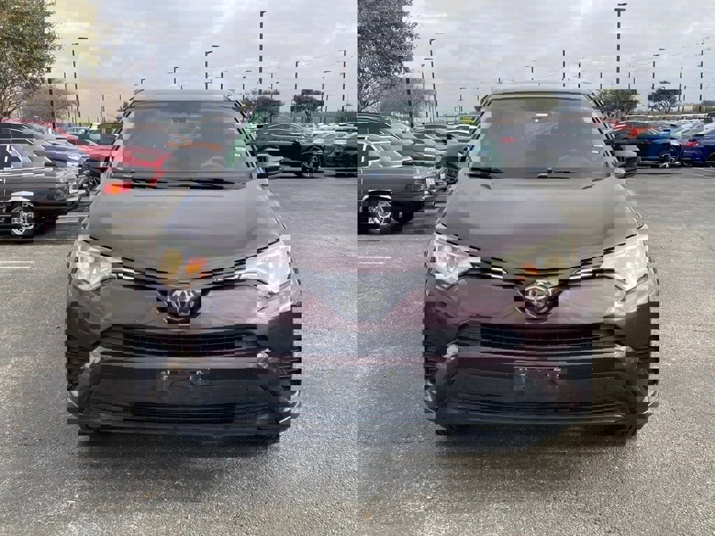 Used 2018 Toyota RAV4 LE image 2