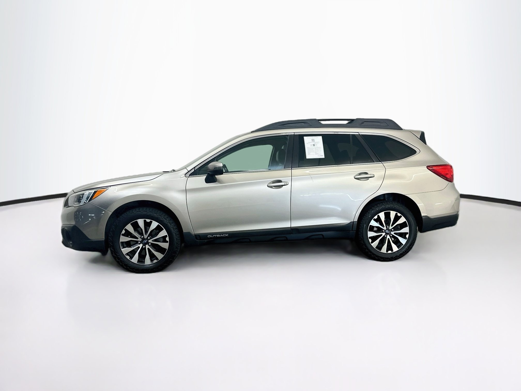 Used 2015 Subaru Outback 3.6R Limited AWD/4WD image 4