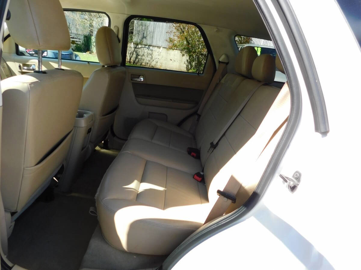 Used 2010 Ford Escape Limited image 6