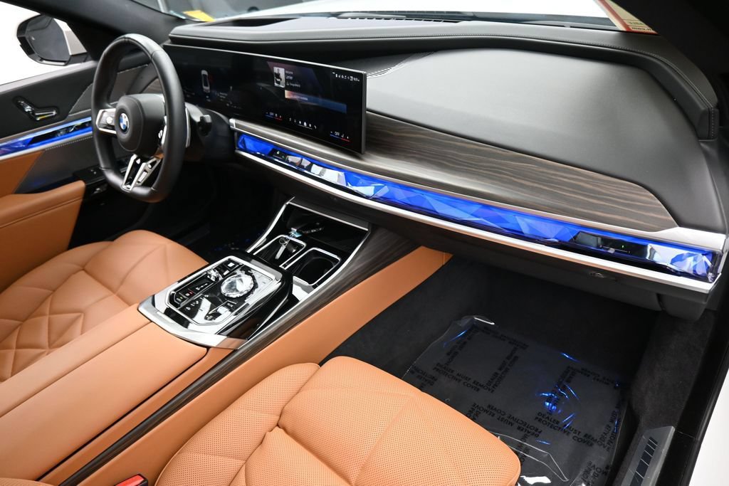 Used 2025 BMW 740i xDrive AWD/4WD image 55