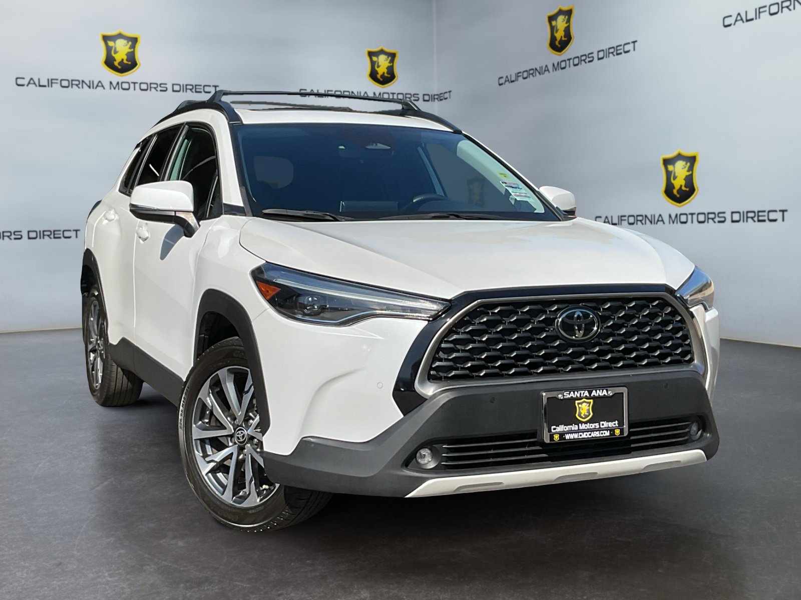 Used 2023 Toyota Corolla Cross XLE w/ Convenience Package image 3