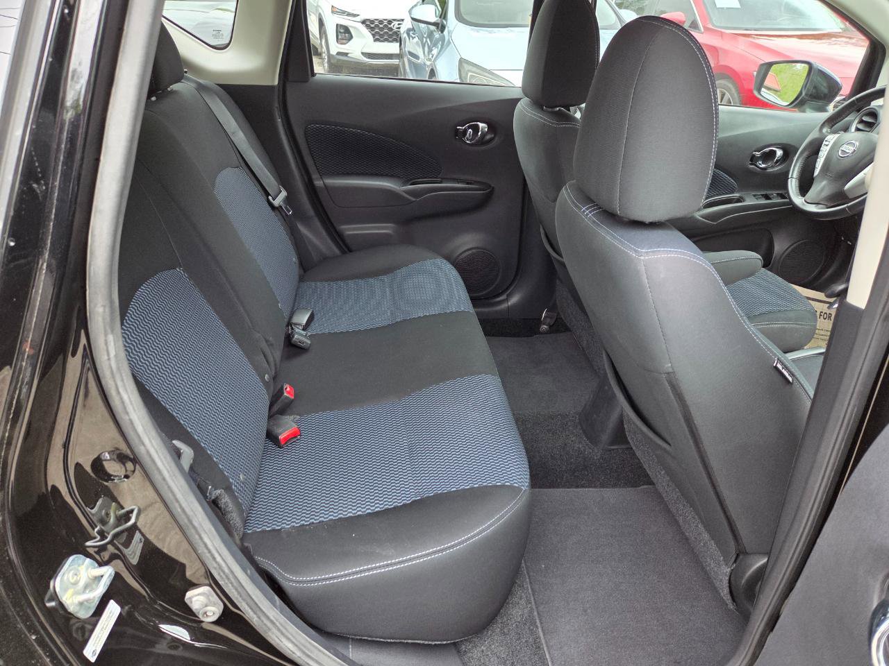 Used 2018 Nissan Versa Note SV FWD image 15