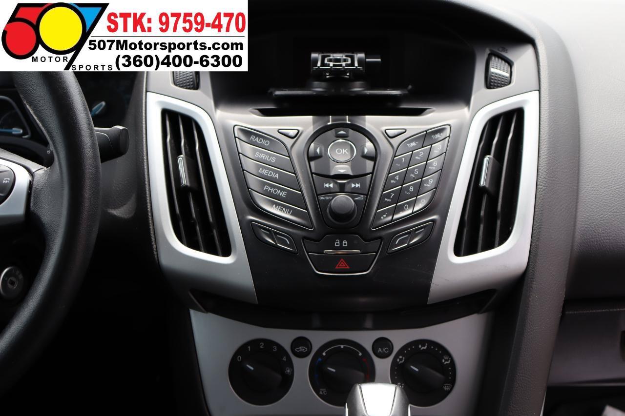 Used 2014 Ford Focus SE w/ Equipment Group 201A FWD image 14