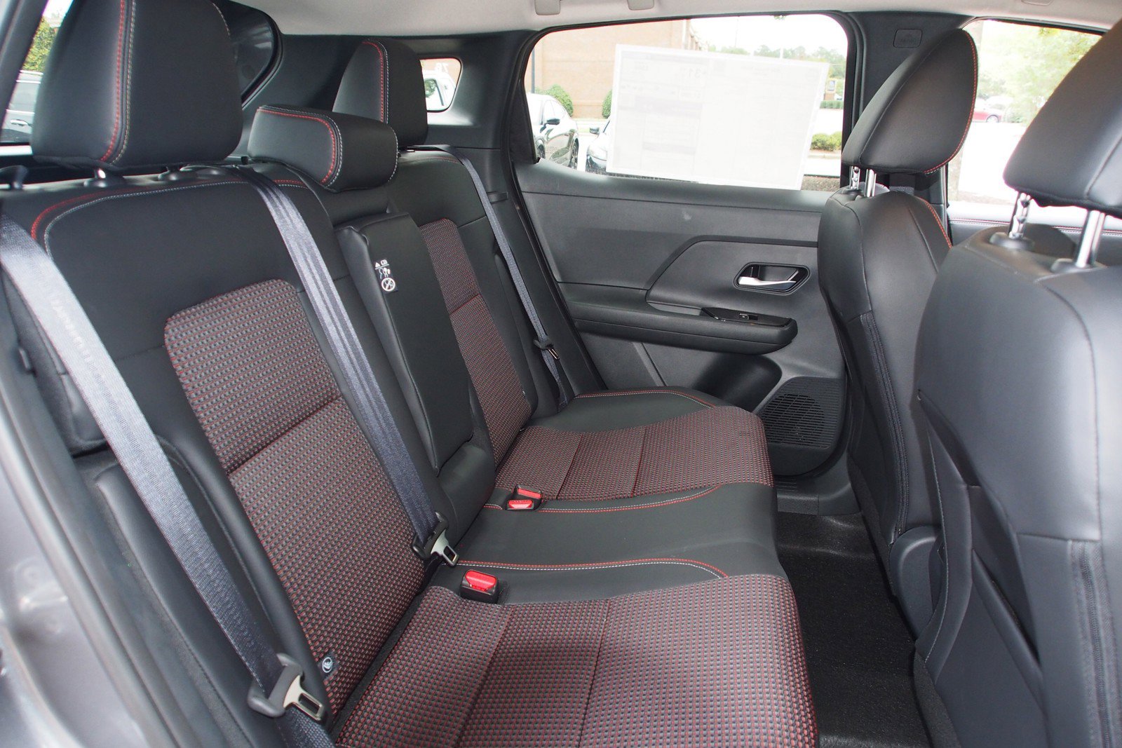 Used 2026 Nissan Kicks SR image 13