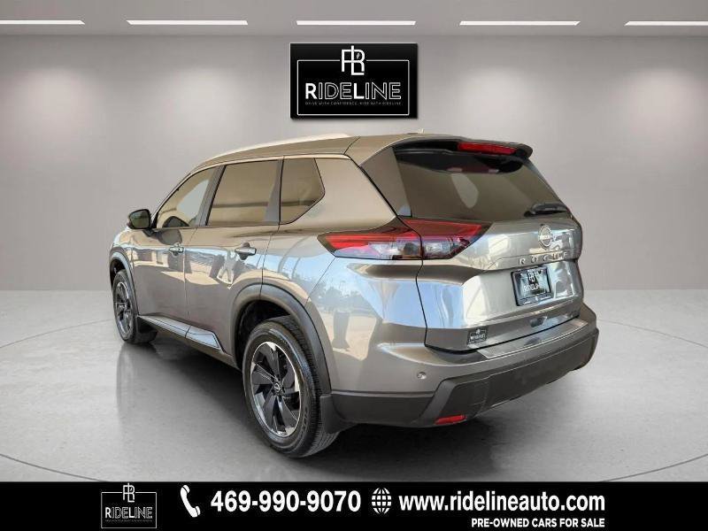 Used 2025 Nissan Rogue SV w/ SV Premium Package FWD image 5
