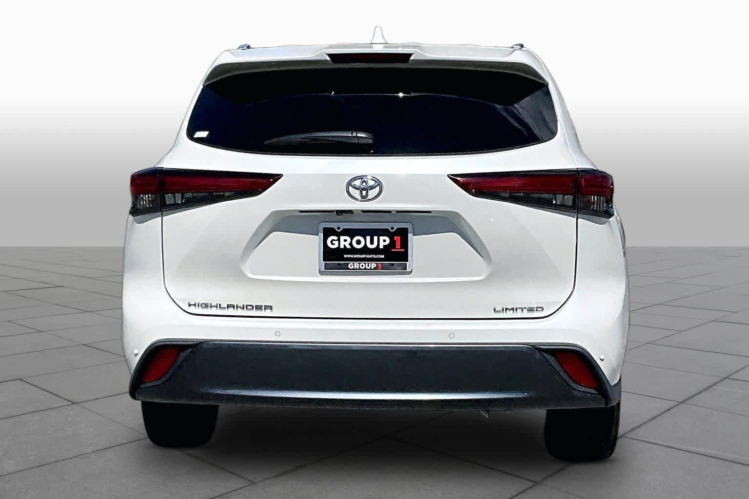 Used 2020 Toyota Highlander Limited FWD image 5