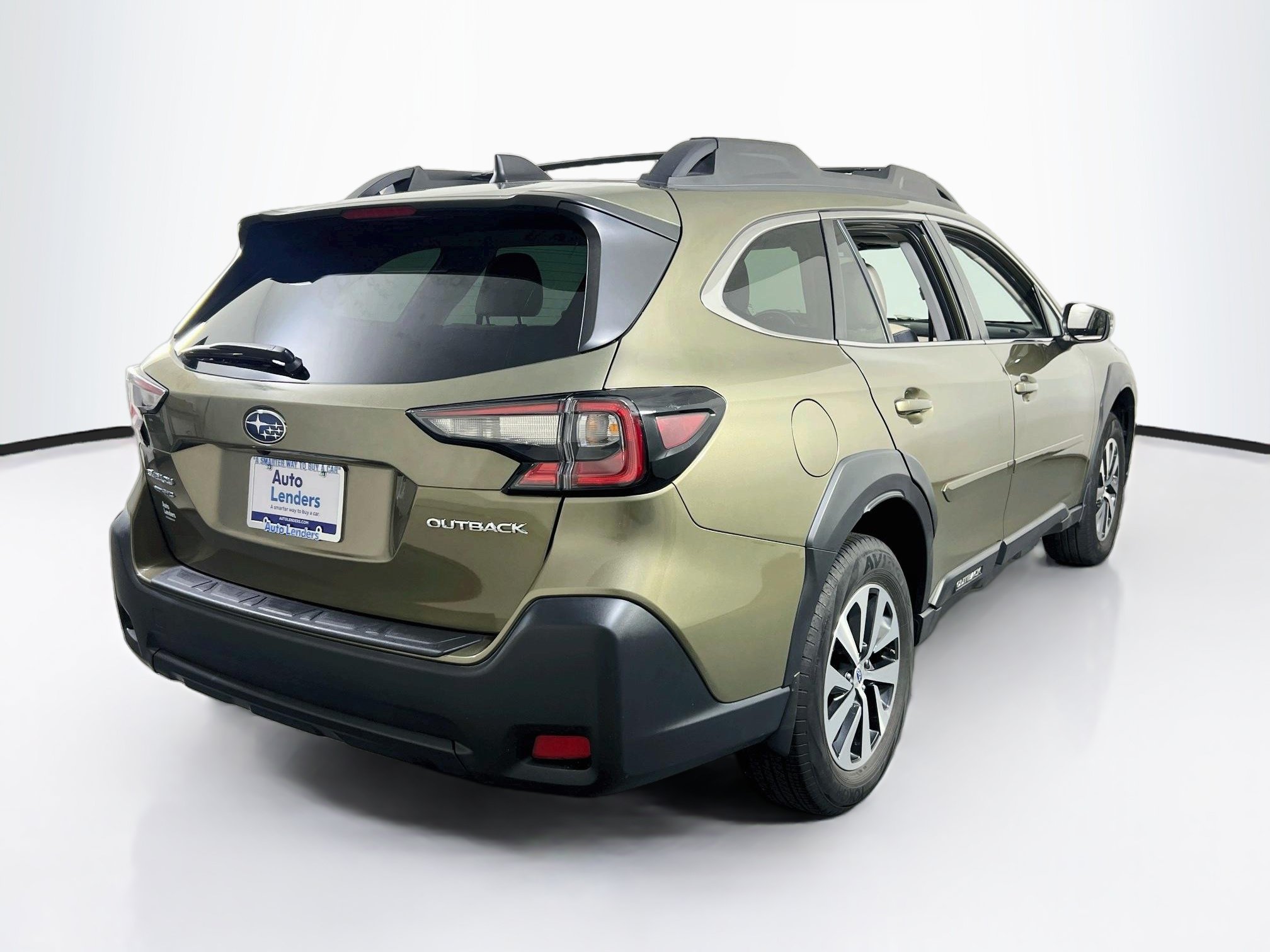 Used 2023 Subaru Outback Premium AWD/4WD image 5