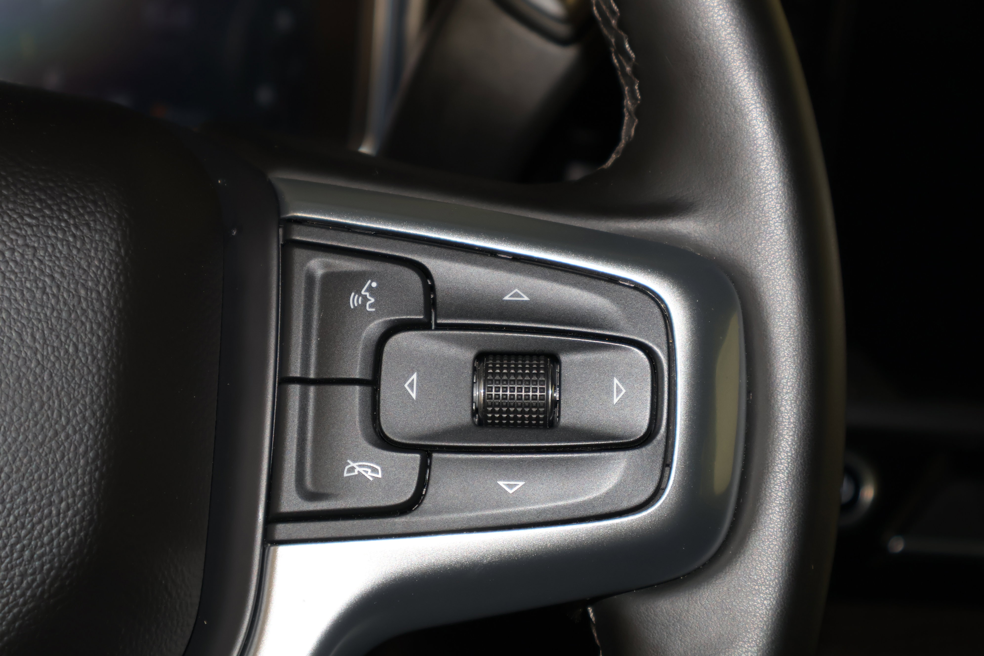 Used 2025 Chevrolet Silverado 1500 LT image 22