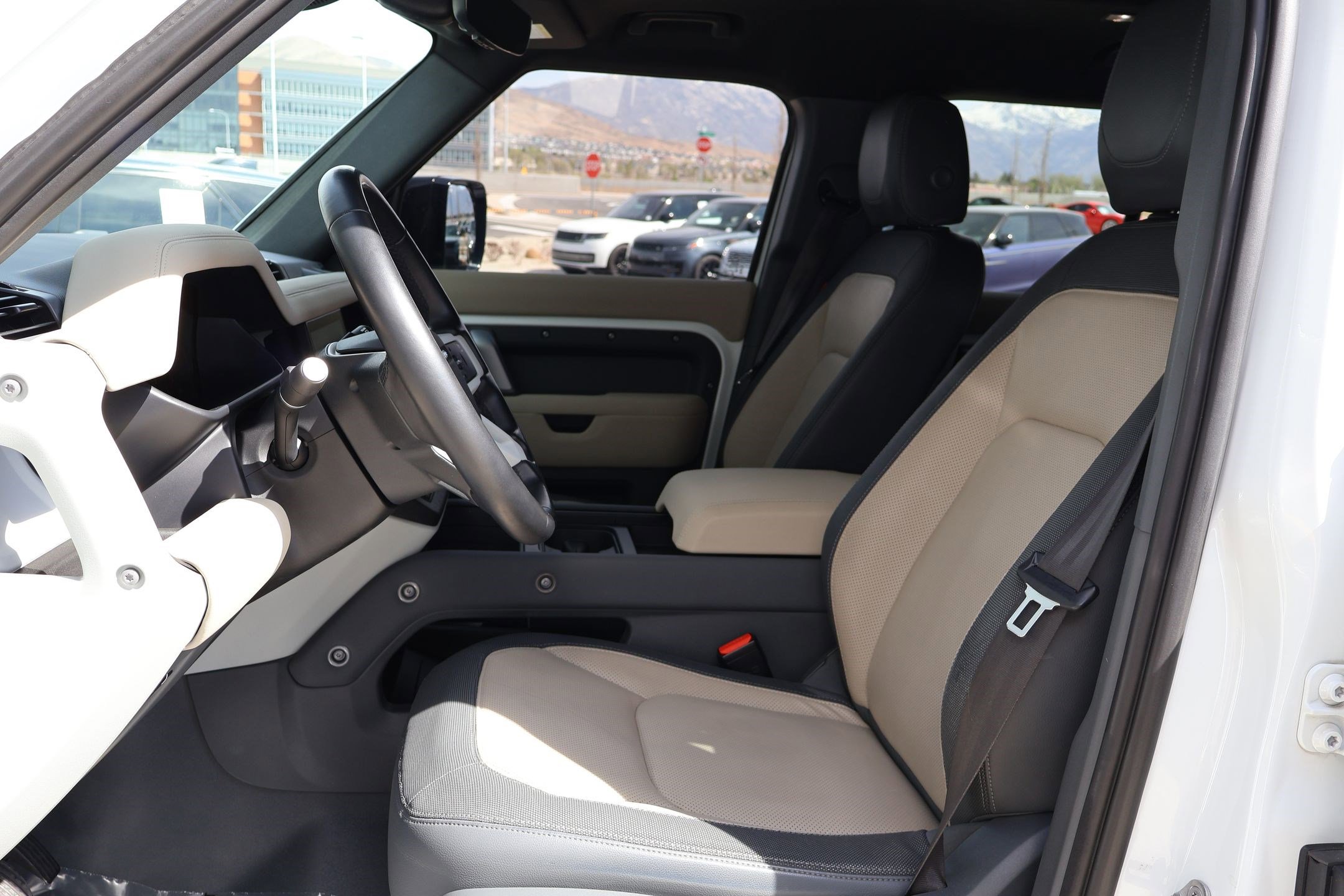 Certified 2023 Land Rover Defender 110 X-Dynamic SE image 23