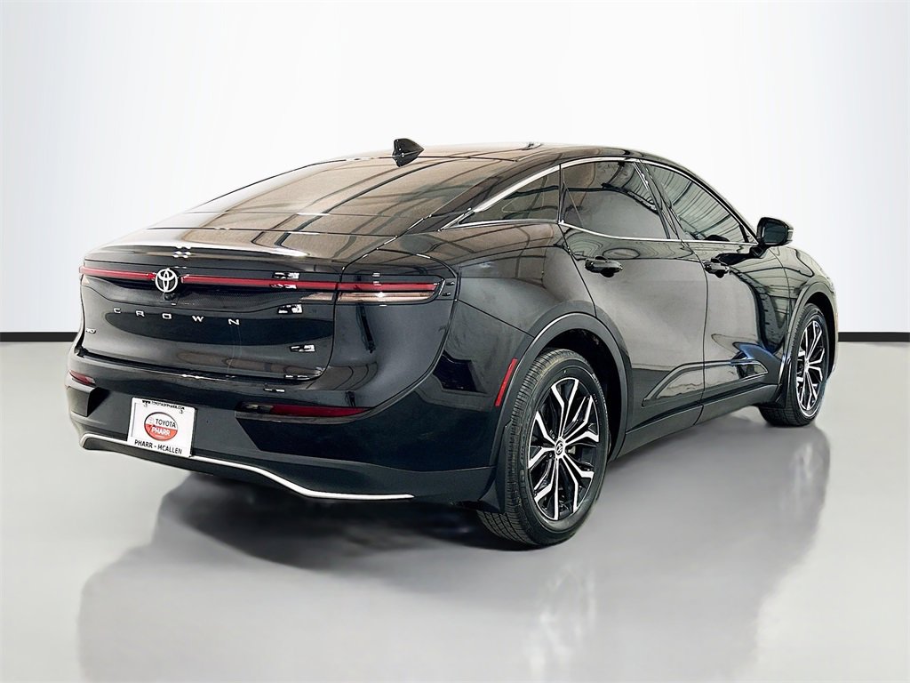 Used 2023 Toyota Crown XLE image 4