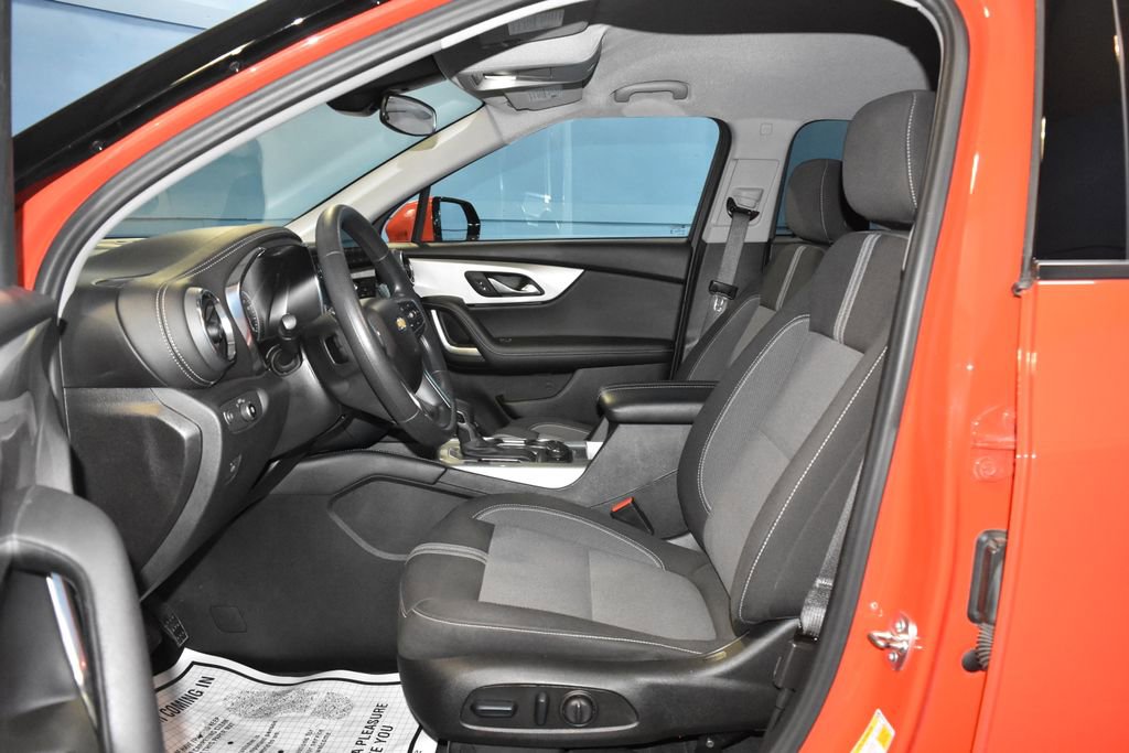 Used 2025 Chevrolet Blazer LT FWD image 6