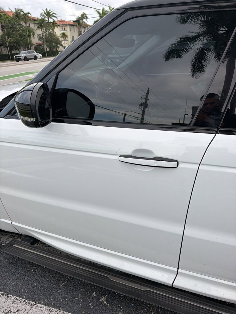 Used 2019 Land Rover Range Rover Sport HST image 3