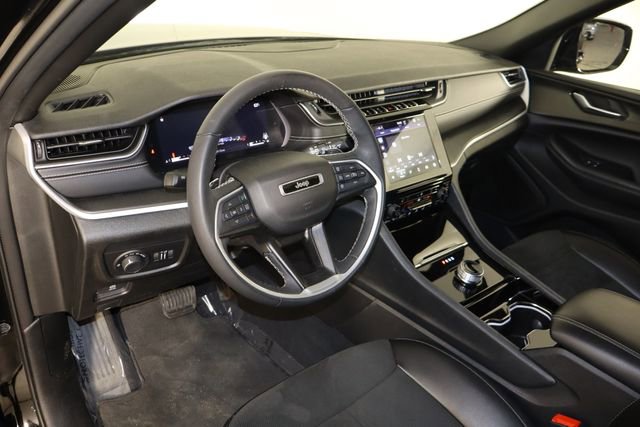 Used 2023 Jeep Grand Cherokee L Laredo AWD/4WD image 28