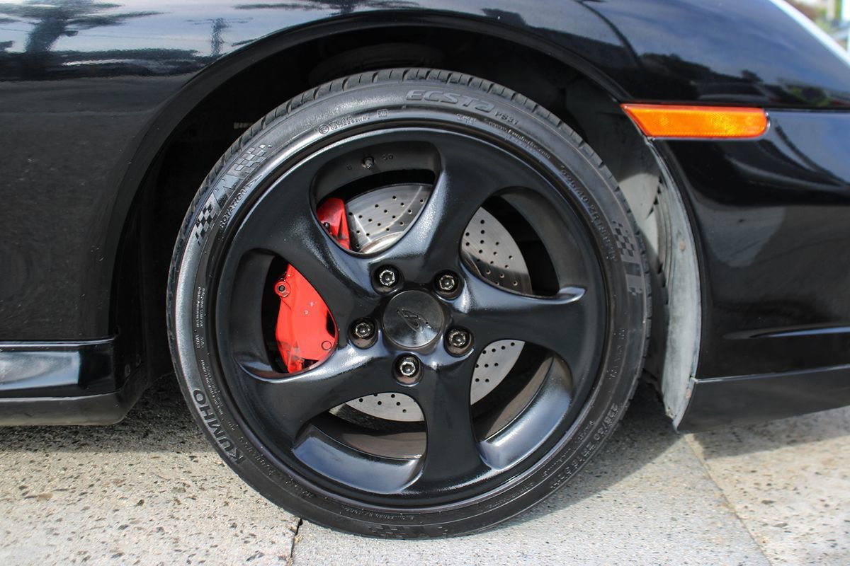Used 2004 Porsche 911 Carrera 4S AWD/4WD image 32
