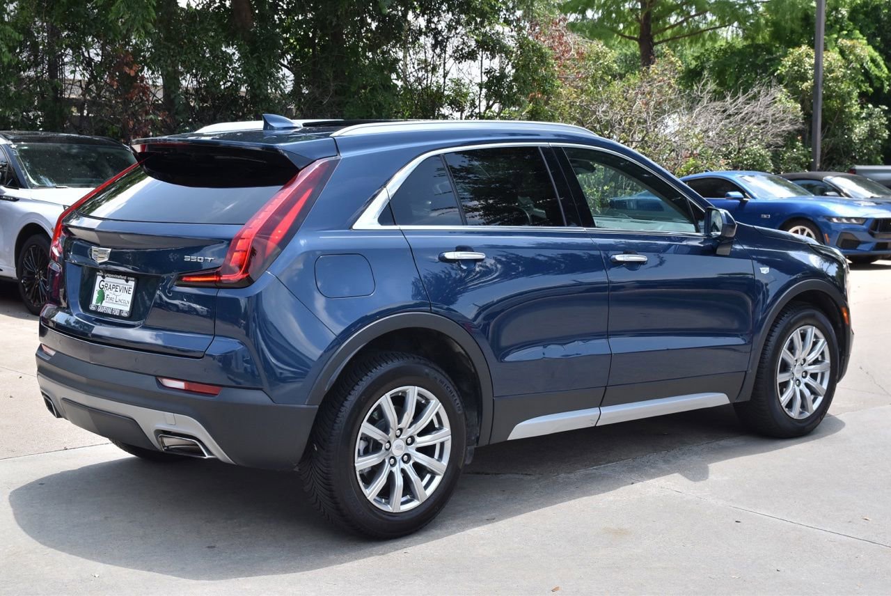 Used 2020 Cadillac XT4 Premium Luxury w/ Cold Weather Package FWD image 7
