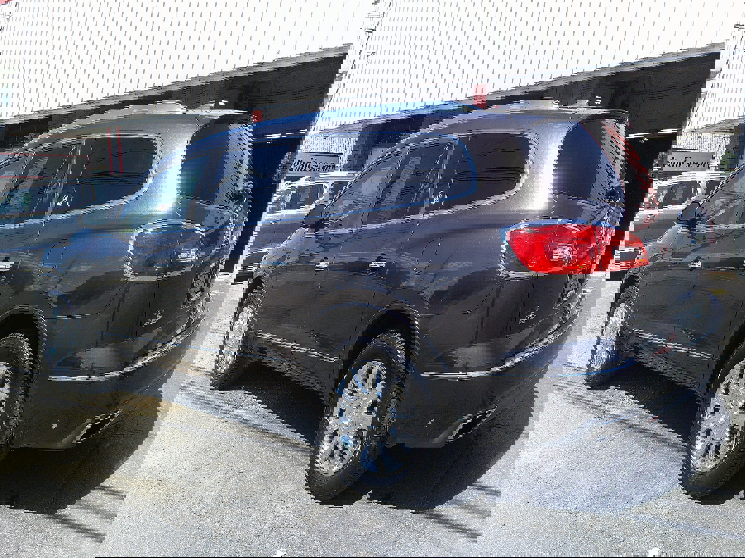 Used 2017 Buick Enclave Leather image 3