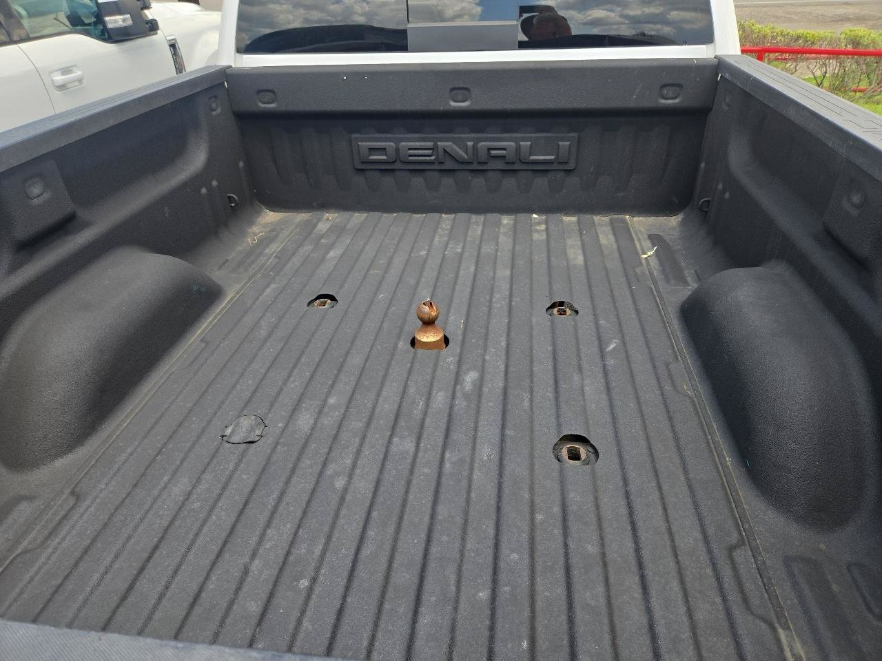 Used 2018 GMC Sierra 2500 Denali w/ Duramax Plus Package AWD/4WD image 18