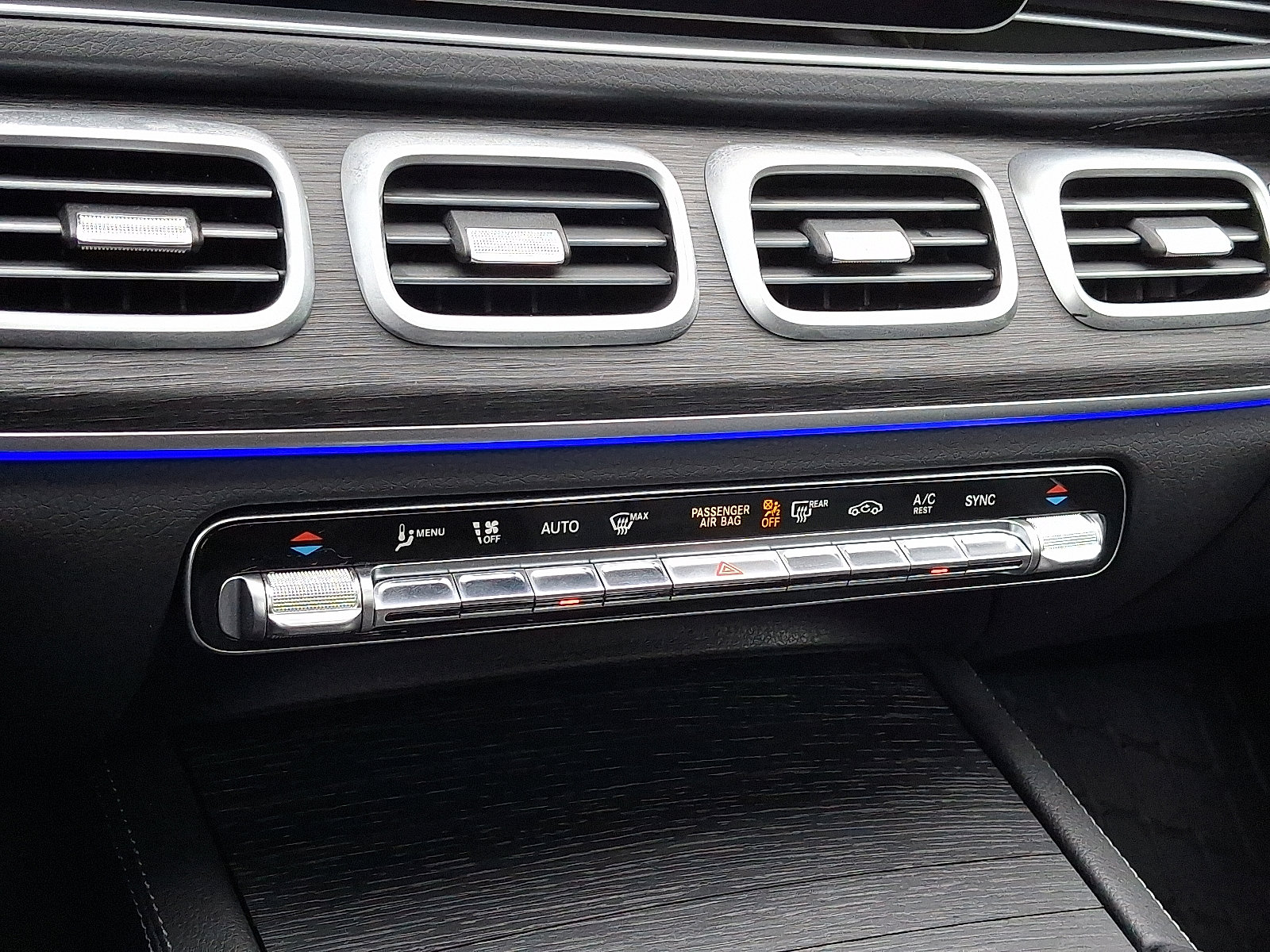 Used 2025 Mercedes-Benz GLS 450 4MATIC image 16