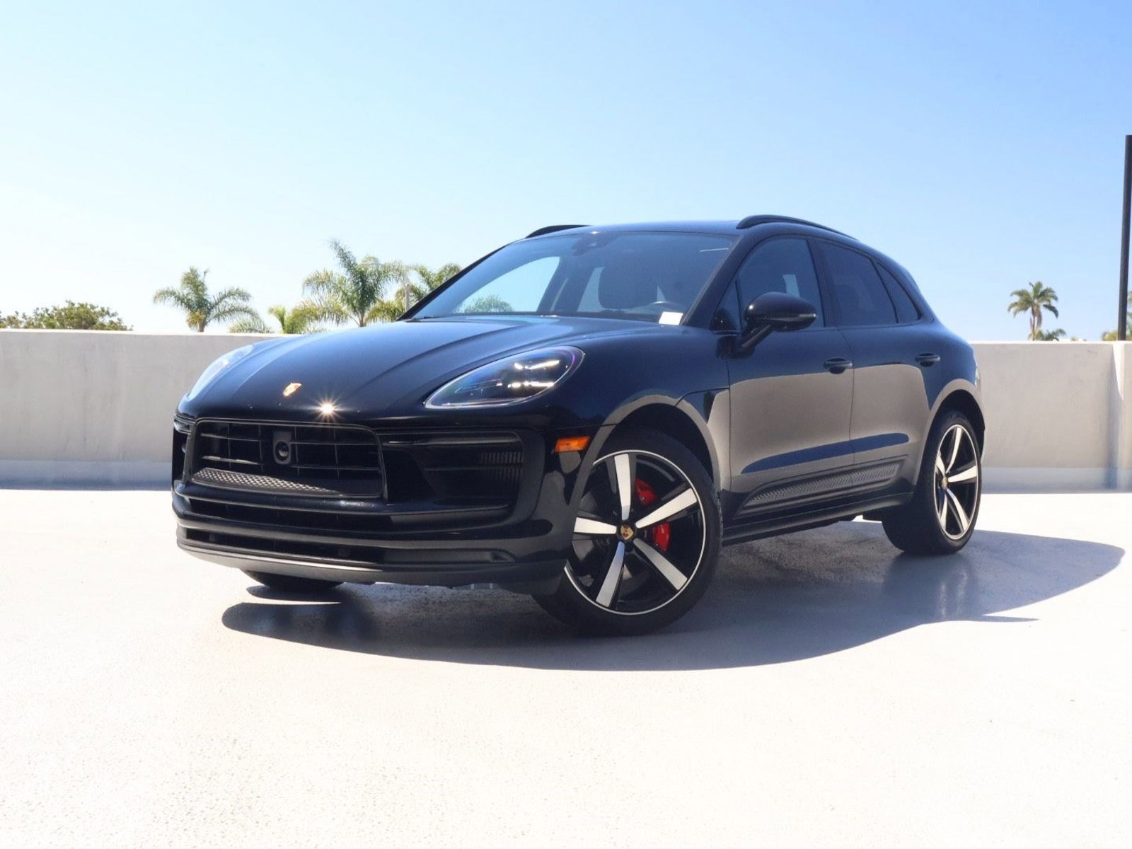 Certified 2022 Porsche Macan S image 1