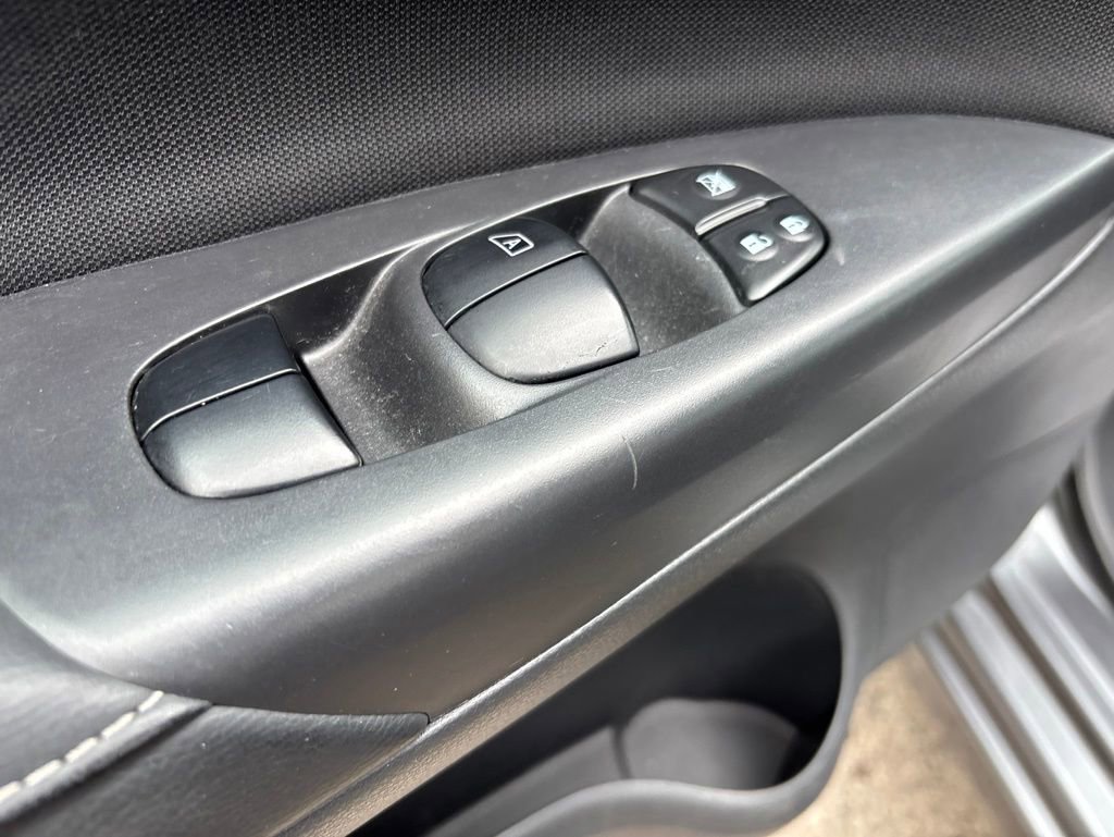 Used 2018 Nissan Sentra SV FWD image 14
