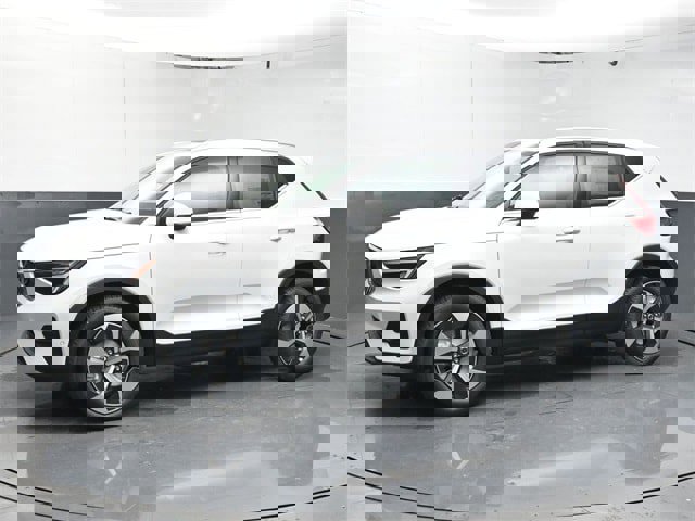 New 2025 Volvo XC40 B5 Plus w/ Protection Package Premier image 4