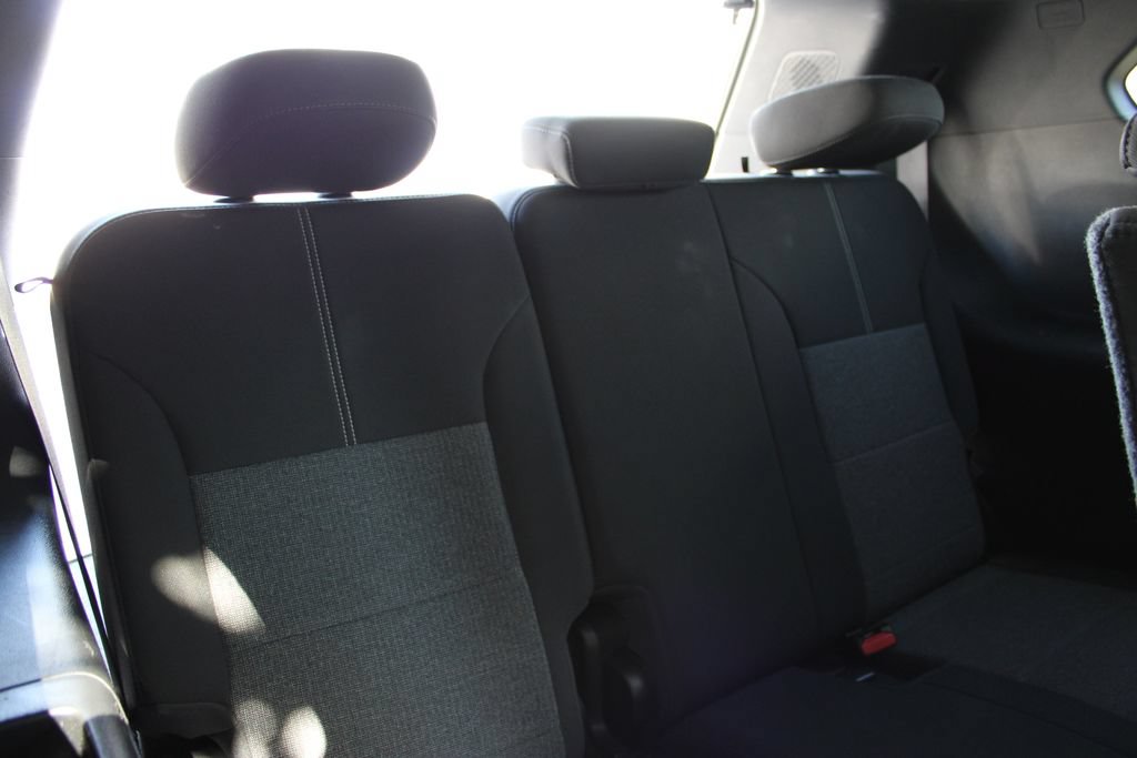 Used 2025 GMC Acadia Elevation FWD image 30