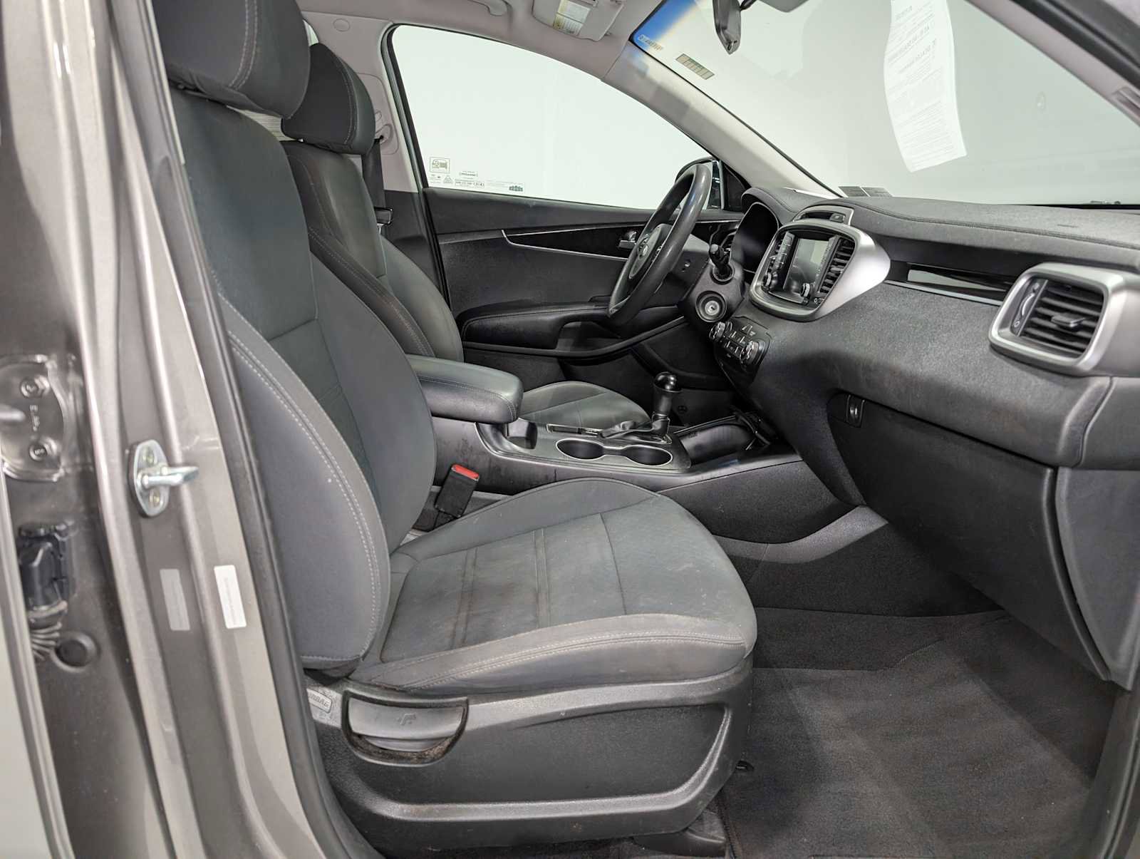 Used 2018 Kia Sorento LX image 39