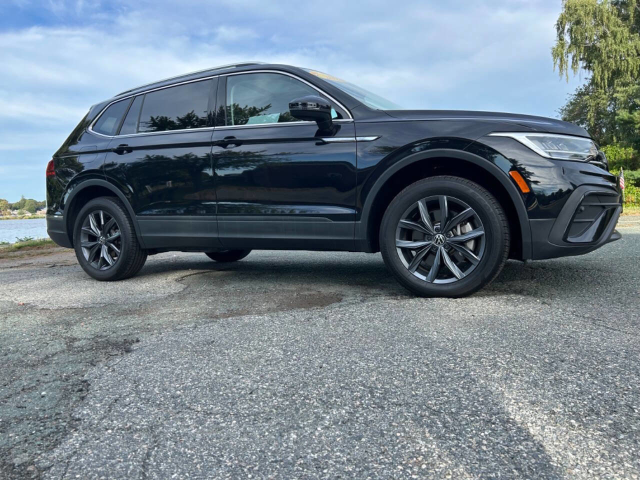 Used 2022 Volkswagen Tiguan SE image 30