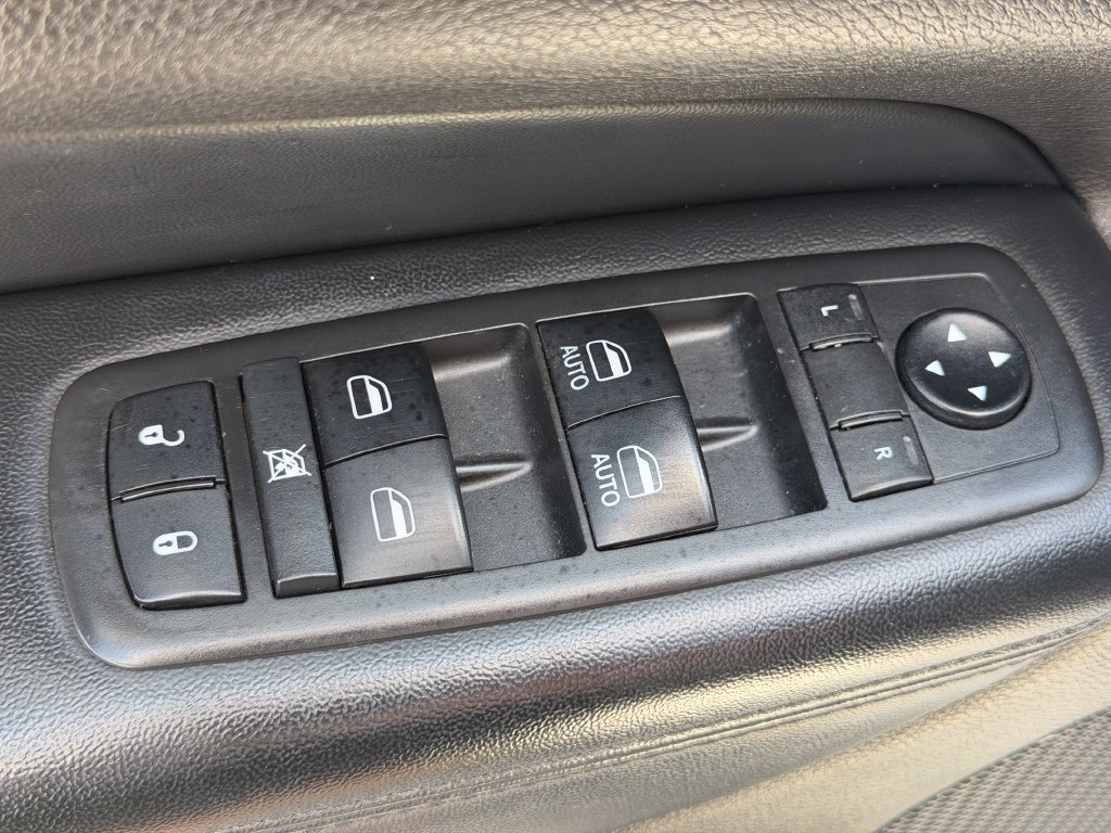 Used 2019 Jeep Grand Cherokee Altitude RWD image 19