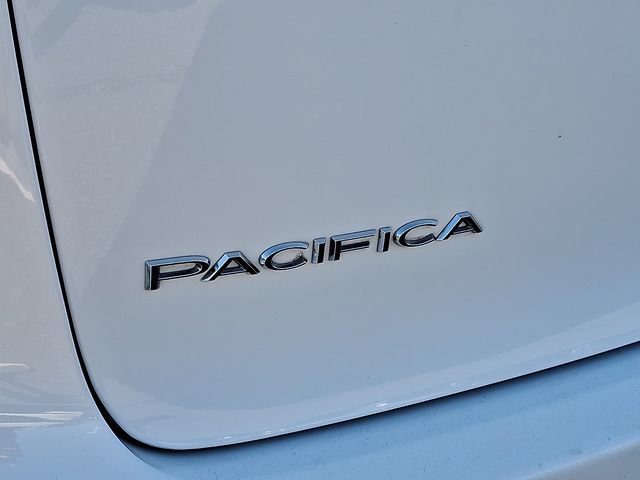 Used 2023 Chrysler Pacifica Limited FWD image 27