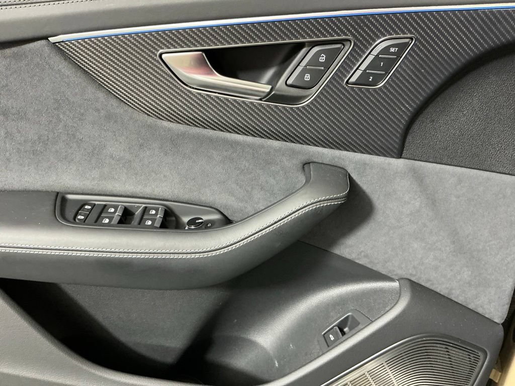 Used 2024 Audi SQ8 Prestige w/ Prestige Package AWD/4WD image 17