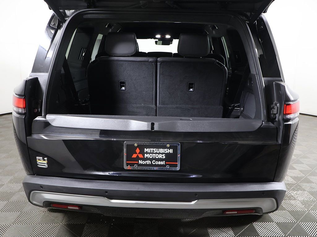 Used 2024 Rivian R1S Adventure image 20