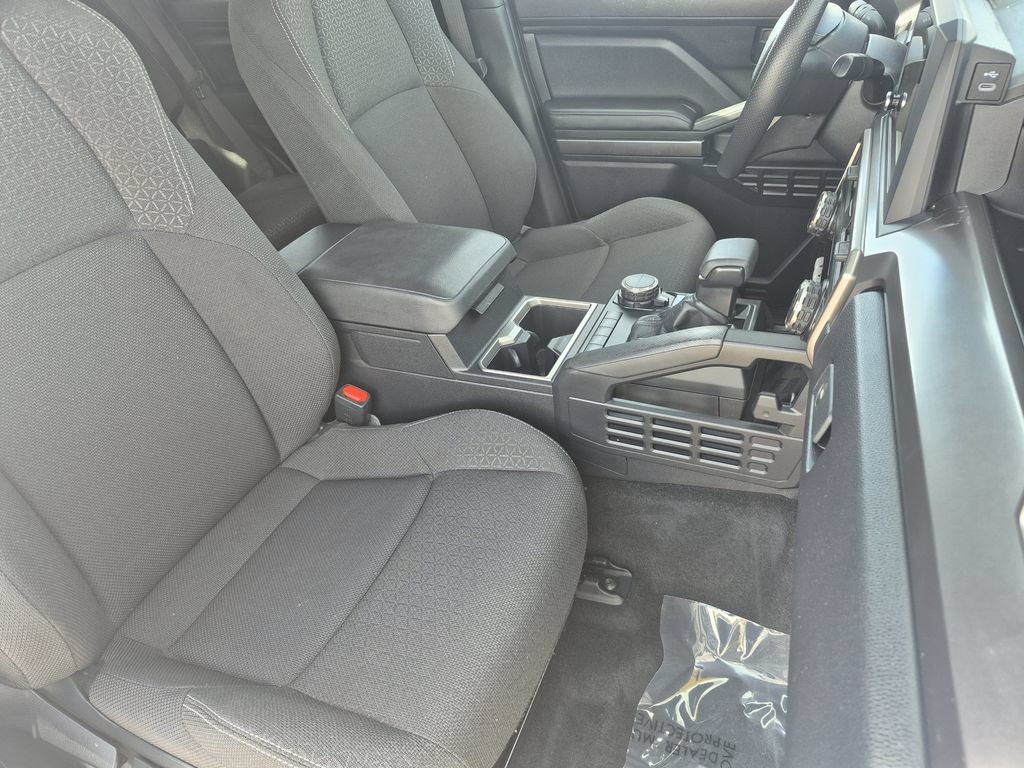 Used 2025 Toyota 4Runner SR5 AWD/4WD image 15