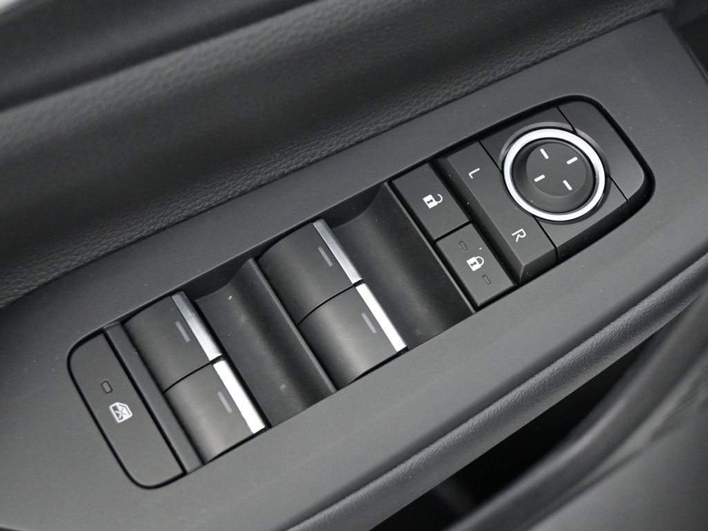 Used 2026 Toyota Prius FWD image 4